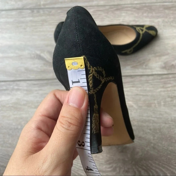 Caressa Made in Spain Suede Leather Embroidery Pumps - Picture 14 of 14